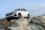 Volkswagen Touareg V6 TDI R-Line 2018 года (UK)